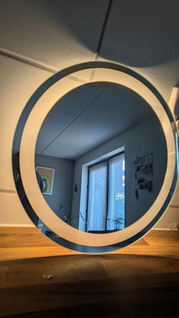 Ronde LED spiegellamp 40 cm met verlichting – USB beschikbaar voor biedingen