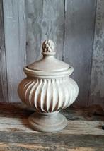 Stenen potje met deksel, Huis en Inrichting, Woonaccessoires | Overige, Canadezenlaan 4 Dokkum, La t, Ophalen of Verzenden, Zo goed als nieuw