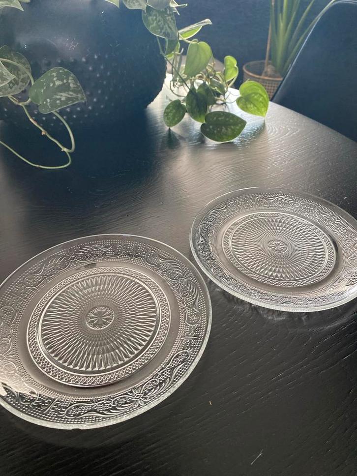 Glazen Gebaksbordjes - Set van 2, Huis en Inrichting, Keuken | Servies, Zo goed als nieuw, Bord(en), Overige stijlen, Glas, Ophalen of Verzenden