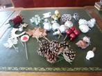 40 kerststukjes decoratie dennenappels ballen sterren slee, Diversen, Kerst, Ophalen of Verzenden, Zo goed als nieuw