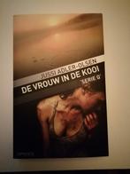 T - Jussi Adler-Olsen - De vrouw in de kooi, Ophalen of Verzenden, Gelezen