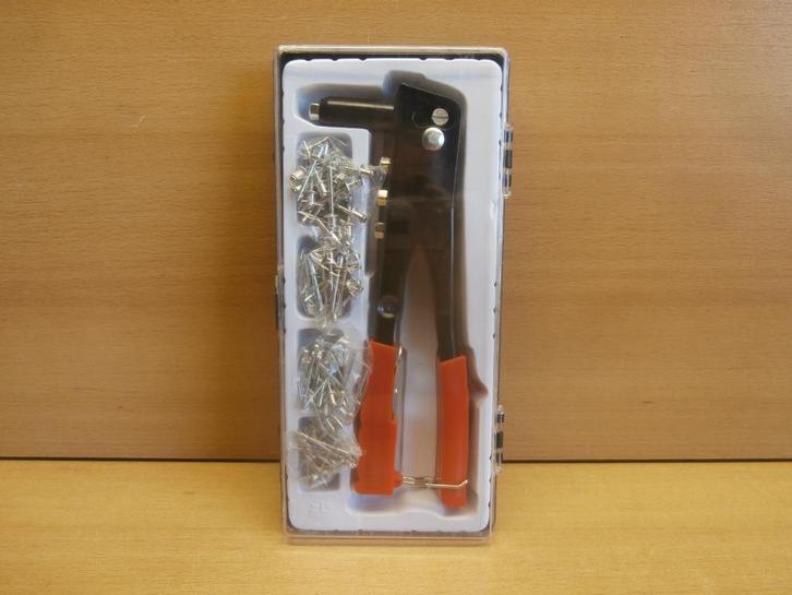 Popnageltang in cassette met 100 popnagels., Hobby en Vrije tijd, Knutselen, Nieuw, Gereedschap of Toebehoren, Ophalen of Verzenden