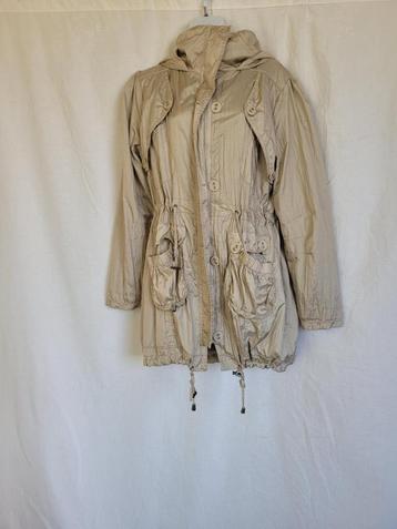 Leuke glanzende beige dames tussenjas mt 42 merk Pescara beschikbaar voor biedingen