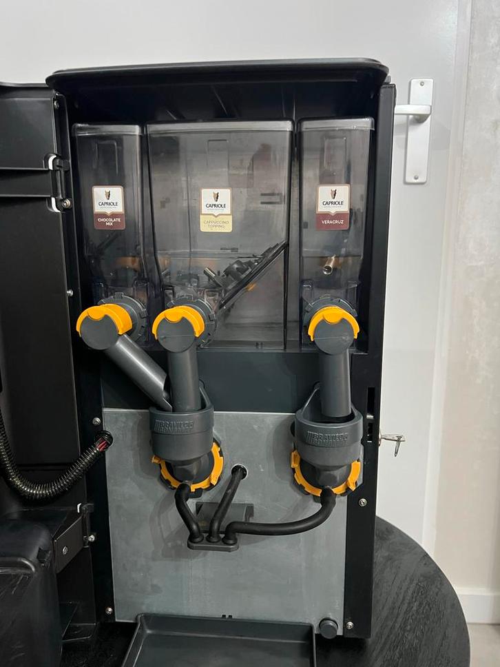 Douwe Egberts Bravilor Quinto koffiemachine, Witgoed en Apparatuur, Koffiezetapparaten, Gebruikt, Gemalen koffie, Koffiemachine