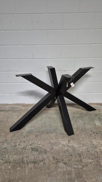 Metalen Tafelonderstel 140x80x73 beschikbaar voor biedingen