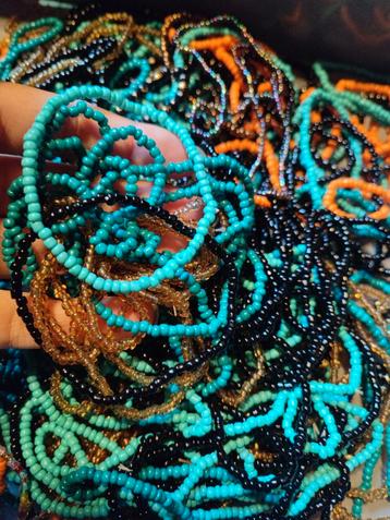 Partij Armbanden & Sieraden - 250 Stuks - Nieuw beschikbaar voor biedingen