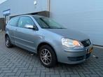 Volkswagen Polo 1.2 40KW 2007 Grijs, Auto's, Volkswagen, Voorwielaandrijving, 54 pk, Metallic lak, 1198 cc