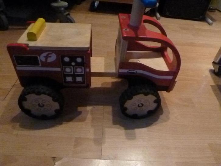 Houten brandweer loopauto, Kinderen en Baby's, Speelgoed | Buiten | Voertuigen en Loopfietsen, Zo goed als nieuw, Loopvoertuig
