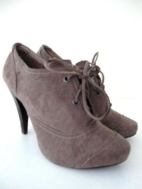 GRATIS VERZENDEN | sexy high heels muis grijze pumps 39, Kleding | Dames, Schoenen, Zo goed als nieuw, Pumps, Grijs, Verzenden