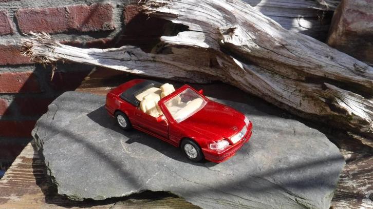 Welly Mercedes cabrio SL 500, Hobby en Vrije tijd, Modelauto's | 1:43, Zo goed als nieuw, Auto, Overige merken, Ophalen of Verzenden