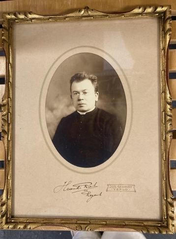 Brocante foto in houten lijstje / Regent Riet - Venlo beschikbaar voor biedingen