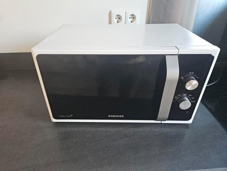 Samsung Magnetron MS23F301EAW - Perfect voor Snel Opwarmen!, Witgoed en Apparatuur, Magnetrons, Gebruikt, Vrijstaand, Magnetron