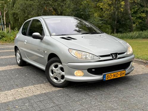 Peugeot 206 1.4 Quicksilver 2003 Grijs 140000km., Auto's, Peugeot, Particulier, ABS, Airconditioning, Alarm, Bluetooth, Boordcomputer