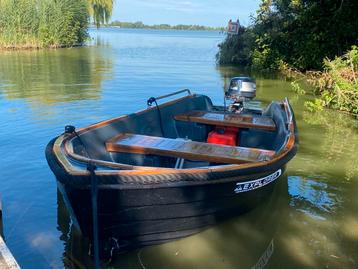 Boot Sloep met buitenboordmotor en aanhanger trailer beschikbaar voor biedingen
