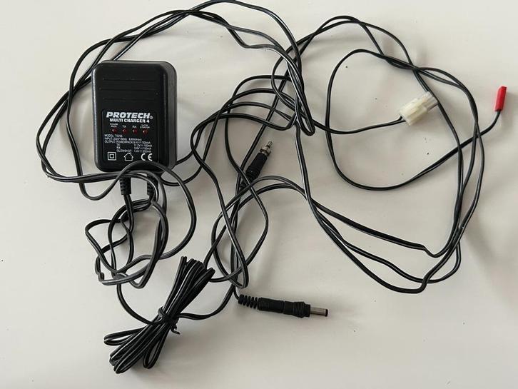 Protech muli charger 4 rc modelbouw, Hobby en Vrije tijd, Modelbouw | Radiografisch | Auto's, Gebruikt, Onderdeel, Overige schalen
