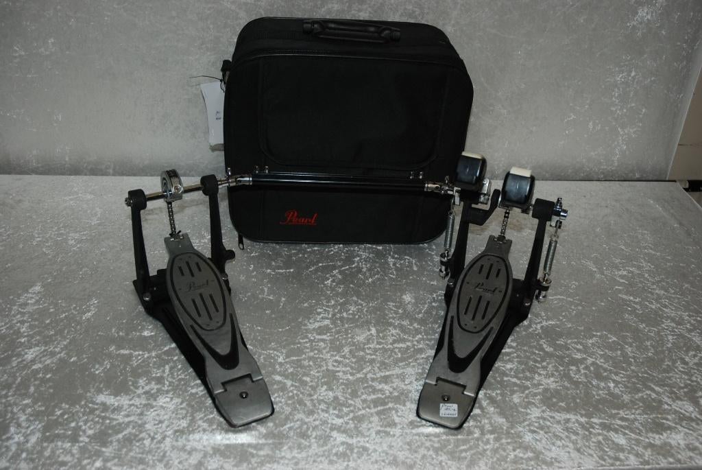 Pearl 902 twin pedaal met tas   <26260225>, Gebruikt, Drums of Percussie, Ophalen of Verzenden, .