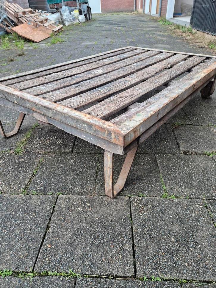 Industriële trolley/pallet wagen 2 x, Huis en Inrichting, Tafels | Salontafels, Minder dan 50 cm, 50 tot 100 cm, 100 tot 150 cm