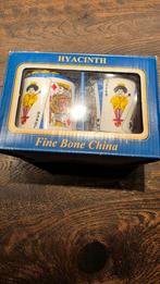 Twee mokken met kaartsymbolen - Hyacinth Fine Bone China, Ophalen of Verzenden, Nieuw, Porselein, Kop en/of schotel