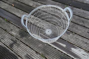 Vintage metalen wasmand ijzer met zinklaag 1940-1950 beschikbaar voor biedingen