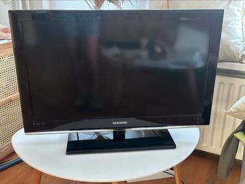 Samsung televisie 32 inch met afstandsbediening beschikbaar voor biedingen