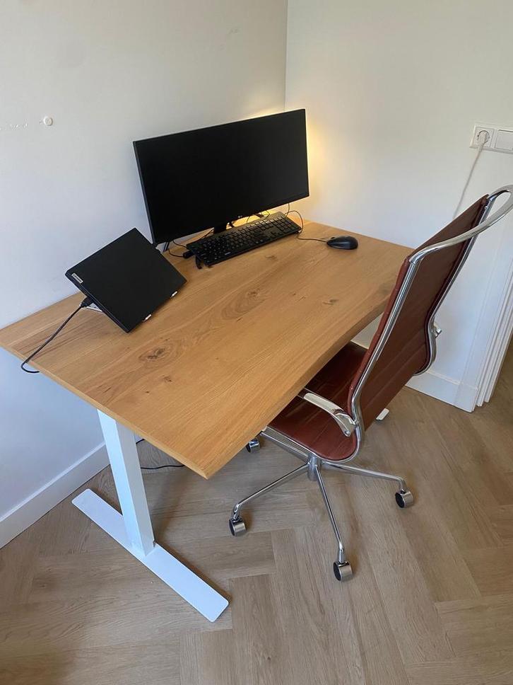 Massief eikenhouten bureaublad en nette bureaustoel, Huis en Inrichting, Bureaus, Zo goed als nieuw, Bureau, In hoogte verstelbaar