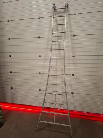 steektrap altrex ladder beschikbaar voor biedingen