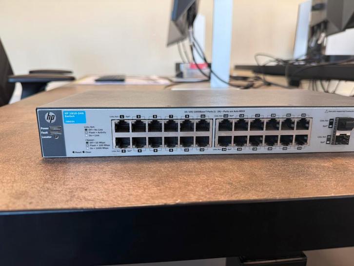 HP 1810-24G Switch (J9083A) – Goede staat, Computers en Software, Netwerk switches, Zo goed als nieuw, Ophalen