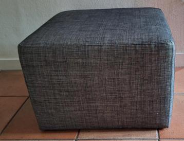 Hocker/poef beschikbaar voor biedingen