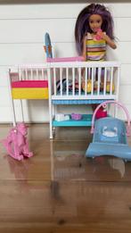Barbie babyslaapkamer + oppas, Ophalen of Verzenden, Gebruikt, Barbie