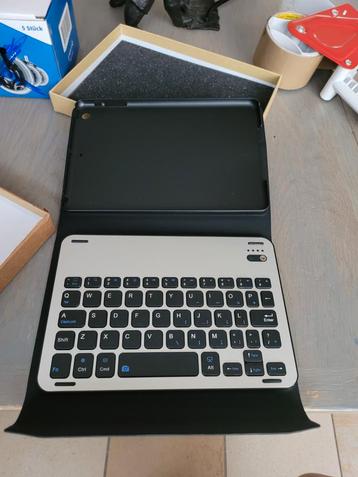 iPad Mini Keyboard Hoes beschikbaar voor biedingen