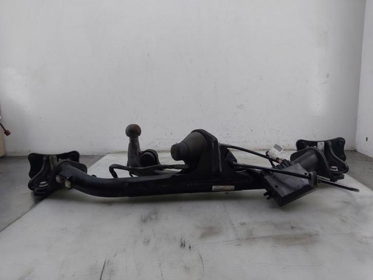 Trekhaak Mercedes-Benz B (W246) 2014 A2463100300, Auto-onderdelen, Ophanging en Onderstel, Mercedes-Benz, Gebruikt