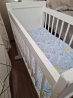 Baby bed, Kinderen en Baby's, Kinderkamer | Bedden, Minder dan 140 cm, Zo goed als nieuw, Ophalen