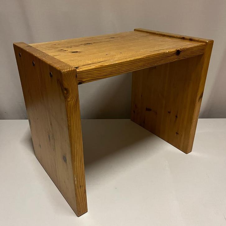 OPRUIMING Set jaren 70 80 massief grenen krukken tafeltjes, Huis en Inrichting, Tafels | Bijzettafels, Gebruikt, Rechthoekig, 45 tot 60 cm