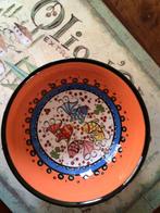 GEZOCHT op zoek naar 2 schaaltjes. Doorsnee 16 cm (bovenk.), Huis en Inrichting, Keuken | Servies, Ophalen of Verzenden, Zo goed als nieuw