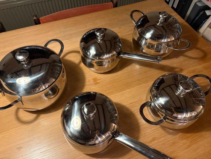 Sola pannenset, vijf-delig, Huis en Inrichting, Keuken | Potten en Pannen, Zo goed als nieuw, Pannenset, Rvs, Ophalen of Verzenden