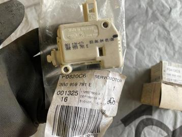 passat module slot achterklep audi 3b0959781 beschikbaar voor biedingen