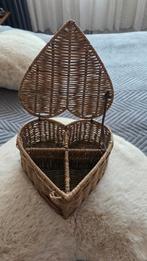 Riviera Maison🎀Rattan Theedoos Hart🎀In hele mooie staat, Ophalen, Mand, Zo goed als nieuw, Riet