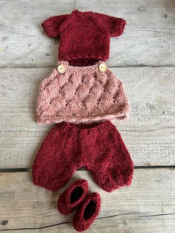 Kledingsetje voor 30 cm pop beschikbaar voor biedingen
