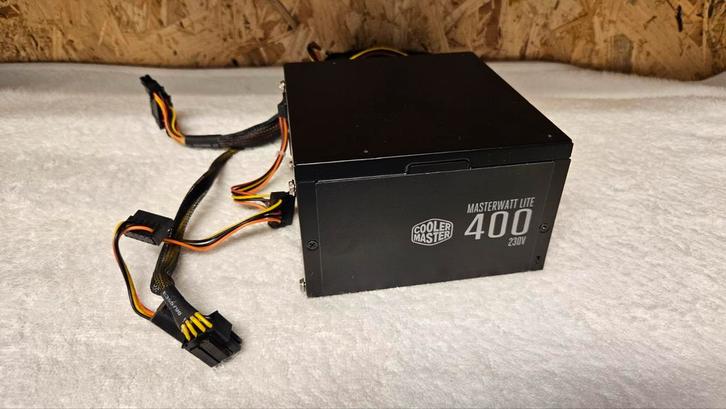 Cooler Master MasterWatt Lite 400W – 230V | Nieuwstaat, Computers en Software, Interne voedingen, Zo goed als nieuw, Ophalen of Verzenden