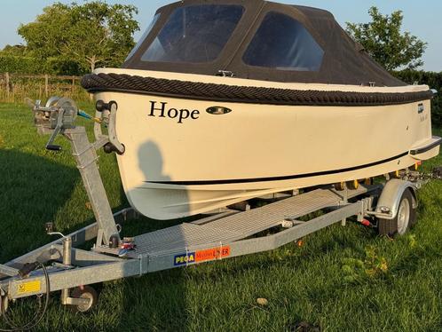zeer nette boot inclusief trailer maxima 600 te koop, Watersport en Boten, Motorboten en Motorjachten, Zo goed als nieuw, Polyester