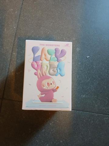 Labubu lazy yoga origineel beschikbaar voor biedingen