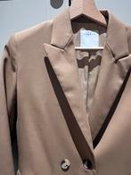 Sandro Beige Blazer - Stijlvol en Tijdloos, Maat 38/40 (M), Beige, Sandro, Ophalen of Verzenden
