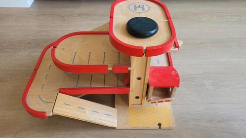 Plantoys houten parkeergarage, Kinderen en Baby's, Speelgoed | Houten speelgoed, Gebruikt, Ophalen