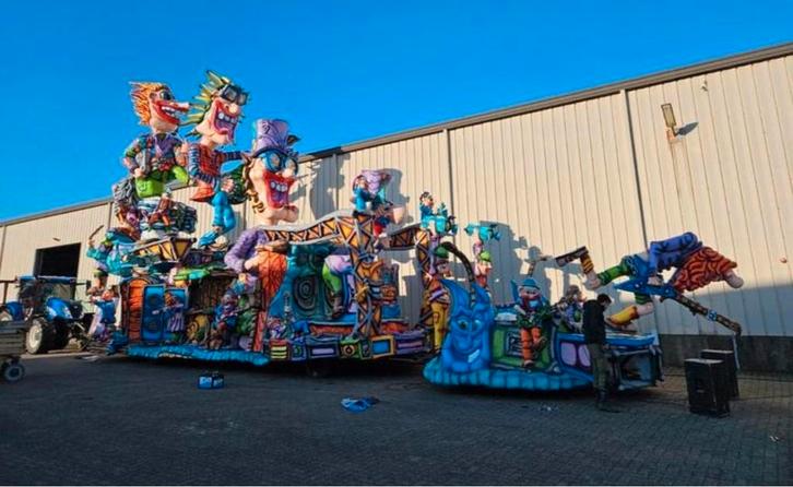 Carnavalswagen Polyester, Hobby en Vrije tijd, Feestartikelen, Zo goed als nieuw, Feestartikel, Carnaval, Ophalen