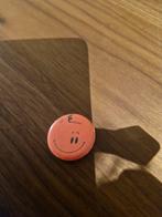 B 178 Oranje Smiley Button, Ophalen of Verzenden, Gebruikt, Figuurtje, Button