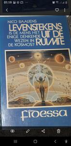 Levenstekens uit de ruimte- nico baaijens, Ophalen of Verzenden, Zo goed als nieuw