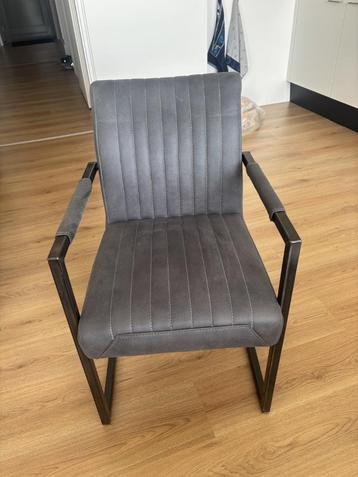 Complete set: 3 eetkamerstoelen + bank beschikbaar voor biedingen
