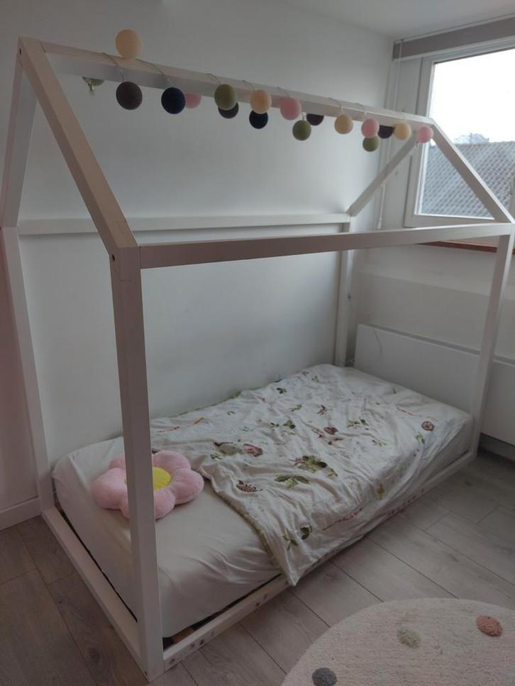 Leuk wit kinderbed huismodel Petit Amelie, Kinderen en Baby's, Kinderkamer | Bedden, Gebruikt, 160 tot 180 cm, 70 tot 85 cm, Lattenbodem