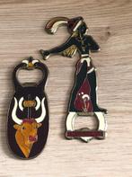 2 vintage messing - emaille griekse flesopeners, Ophalen of Verzenden