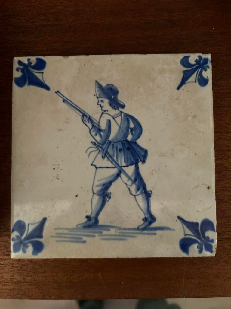 17e-eeuwse Nederlandse wandtegel in nette staat, Ophalen